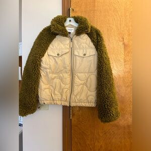 UT.25 Cute bomber jacket for jeans or dress pants. Tan with dark green fur